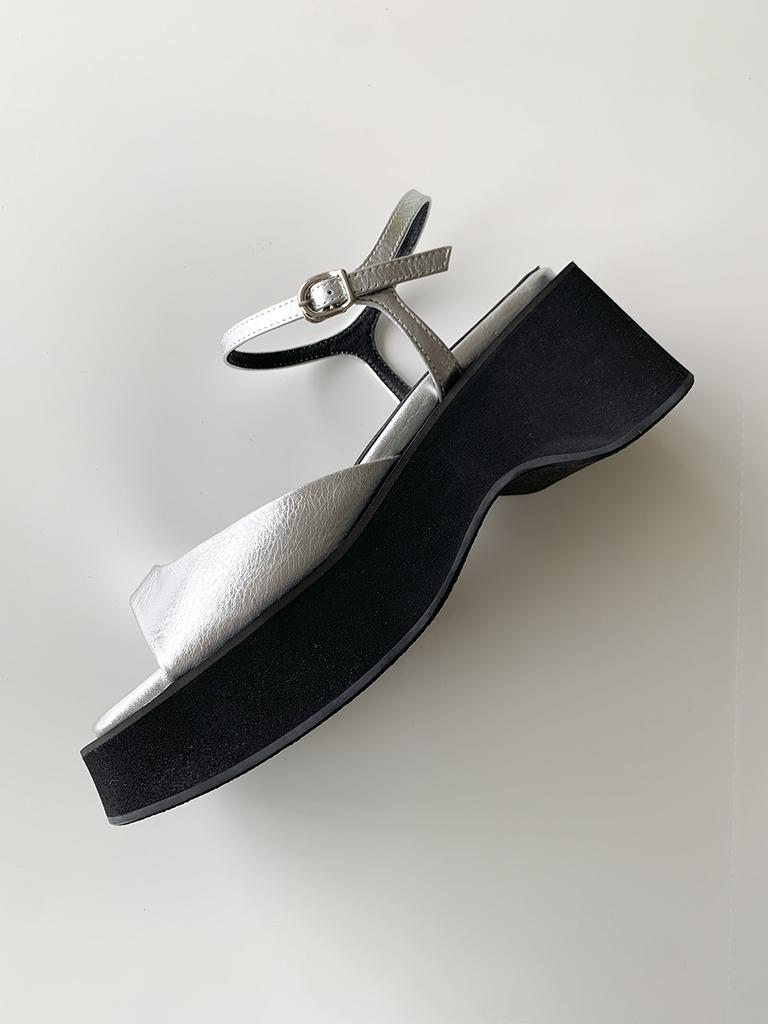 Circle Essential Platform Sandals (Silver)