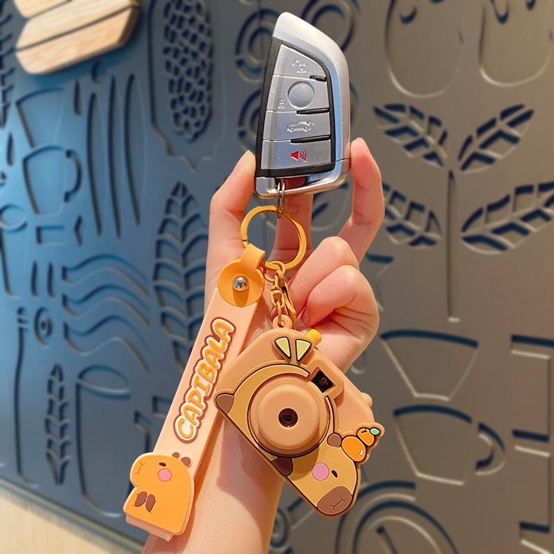 Брелок-подвеска в виде камеры-проектора капибары - Милое украшение для школьной сумки студента, Маленький подарок для пар