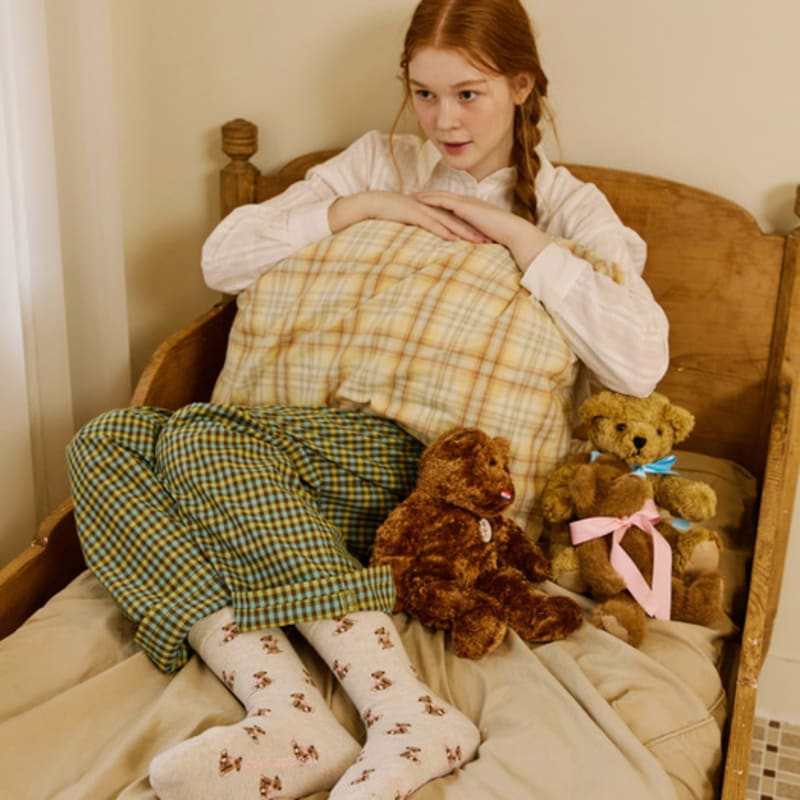 SOCKS APPEAL teddy with pink ribbon