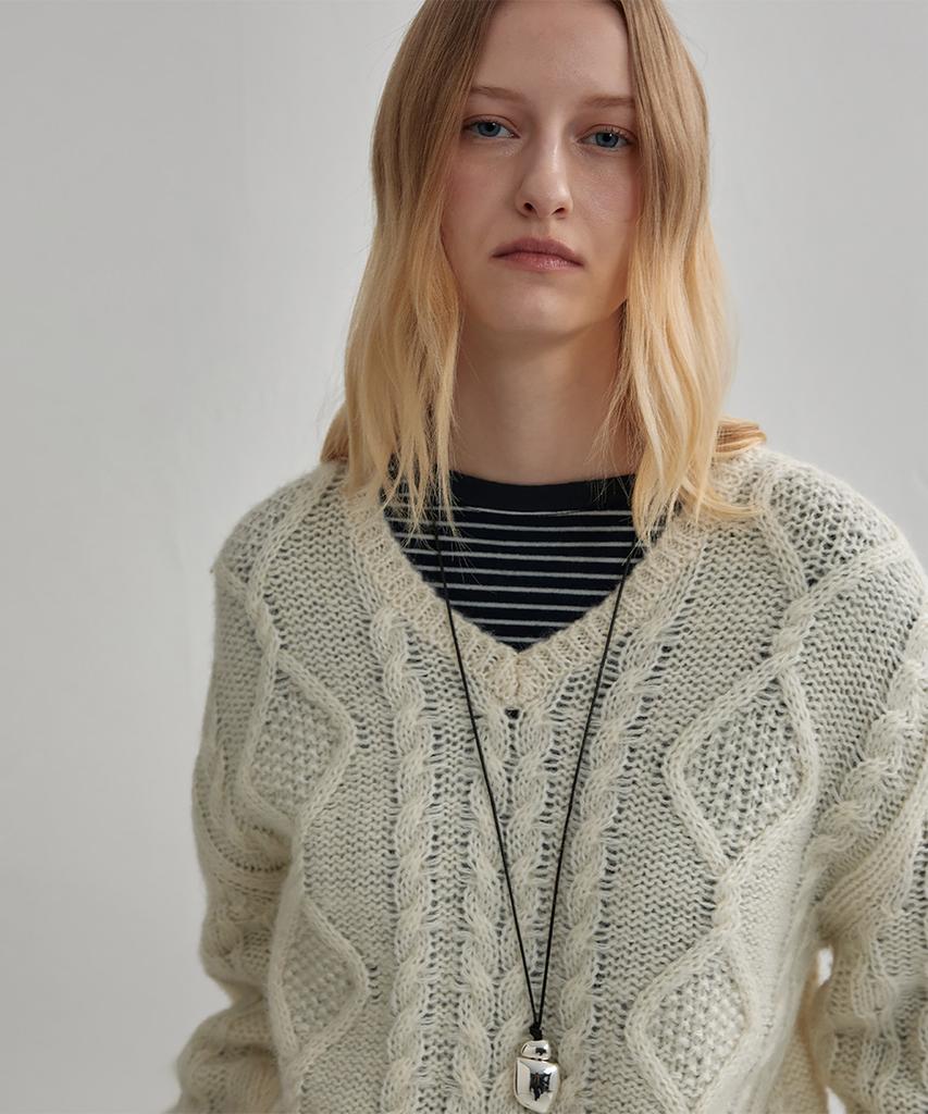 MOAT Ordinary Cable Knit (Cream Ivory)