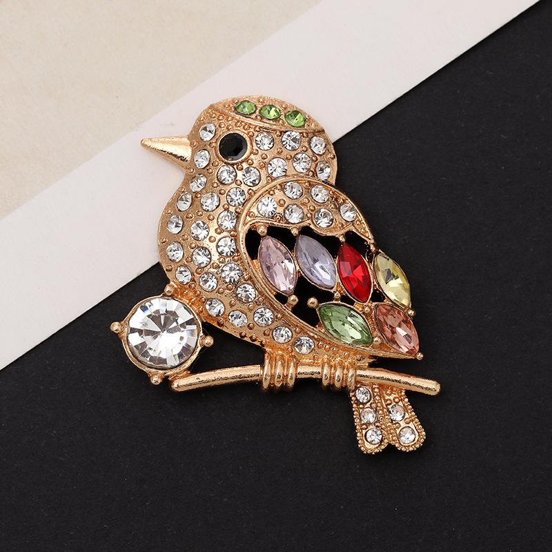 2 Styles Luxury Rhinestone Magpie Brooch Pins for Women Girls Female Crystal Brooches Cute Anti Slip Suit Collar Badges Jewelry Girls