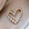 Design Sense Pearl Love Brooch Female, Fashionable High-Grade Exquisite Pin, Fixed Coat Sweater Accessories