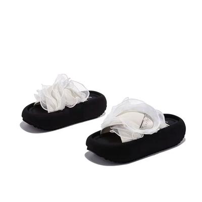 Красивые крутые тапочки для летней носки, новые тапочки на толстой подошве с оборкой, женские юбки, крутые тапочки одним словом