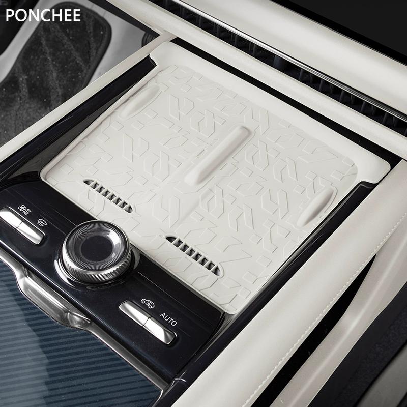 For Lynk&Co 900 2025-2026 Wireless Charging Silicone Pad Center Console Pad Dirt-resistant Automobile Modification Supplies