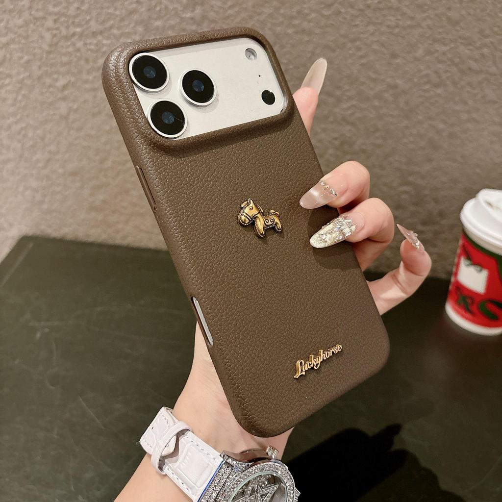 Чехол Apple iPhone 17 Promax Золотой Little Horse, 16 Pro Текстура кожи, 14 Мягкий чехол, iPhone 15 Крышка с большим отверстием