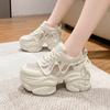 Модные новые бежевые кроссовки на платформе для женщин со шнуровкой, дышащие, удобные, 8 см, скрытая увеличивающаяся подошва, спортивная обувь, вулканизированная обувь