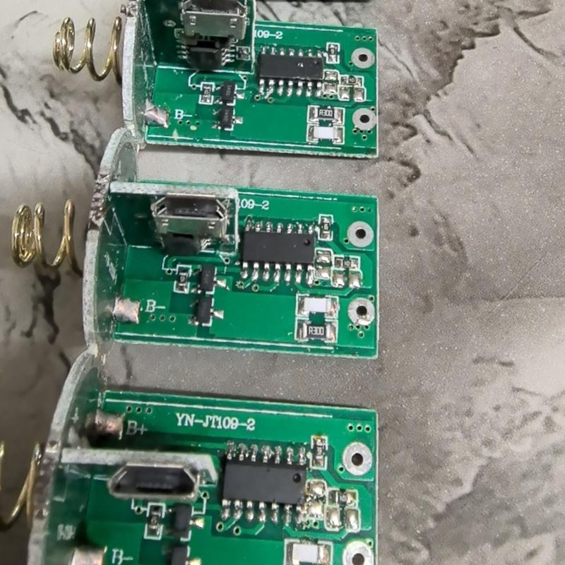 DIY Flashlights Driver Circuit Board Compatible for 18650/26650 Batteries Builts In Power Indicators And Protections