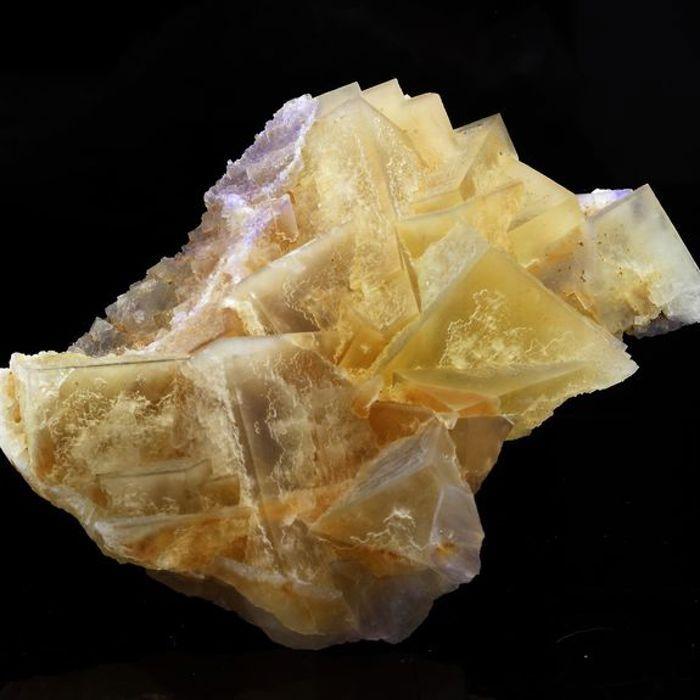 Pierres et Minéraux. Fluorite. 2214.0 ct. Arbouet, Pyrénées-Atlantiques, France..