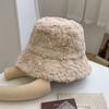 Пушистая Теплая Бежевая Зимняя Шапка для Женщин Милый Корейский Стиль Защита Ушей Ведро
