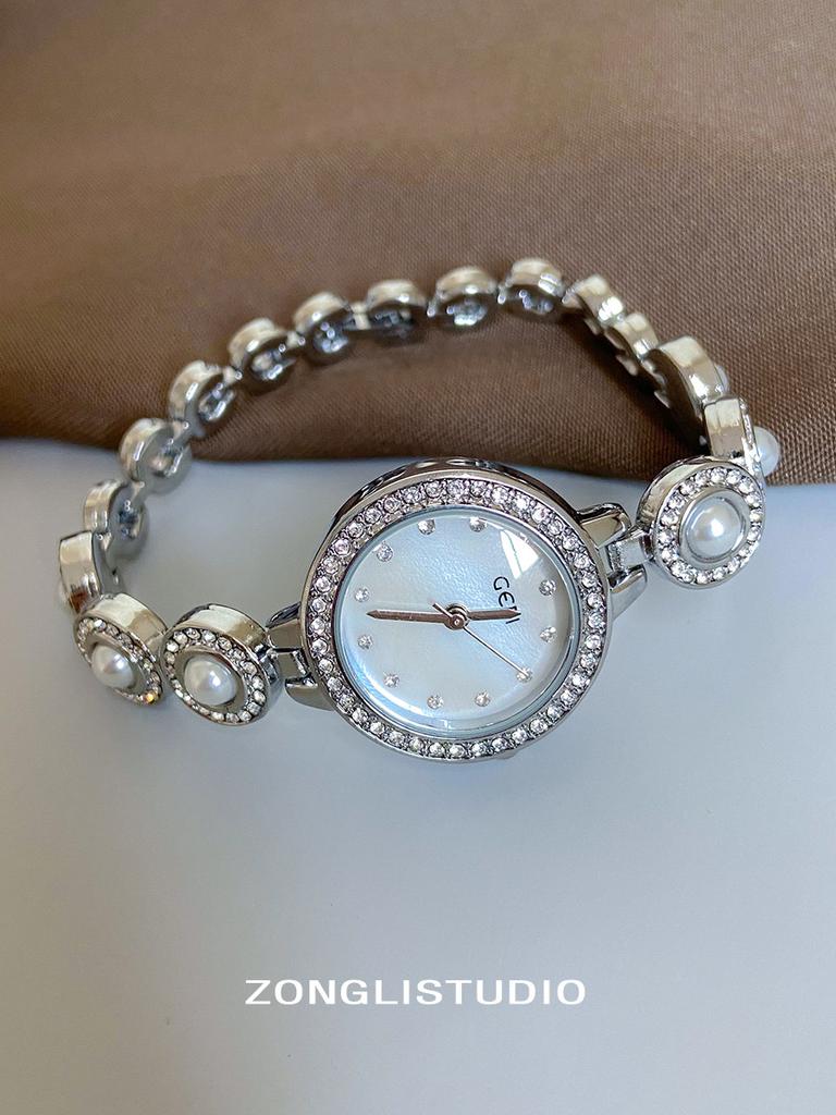 New Pearl Bracelet Watch For Women, Featuring A High-End, Vintage Design. A Unique And Fashionable Timepiece For Ladies.