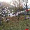 Создавайте потрясающие шоу с мыльными пузырями, наполненными дымом, с помощью генератора мыльных пузырей с сухим льдом