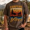 Футболка Comfort Colors® Campfire Vibes, Футболка для кемпинга, Винтажная футболка с изображением кемпера, Подарок любителю природы, Футболка про жизнь в автодоме, Футболка для приключений на природе, Футболка для лагеря