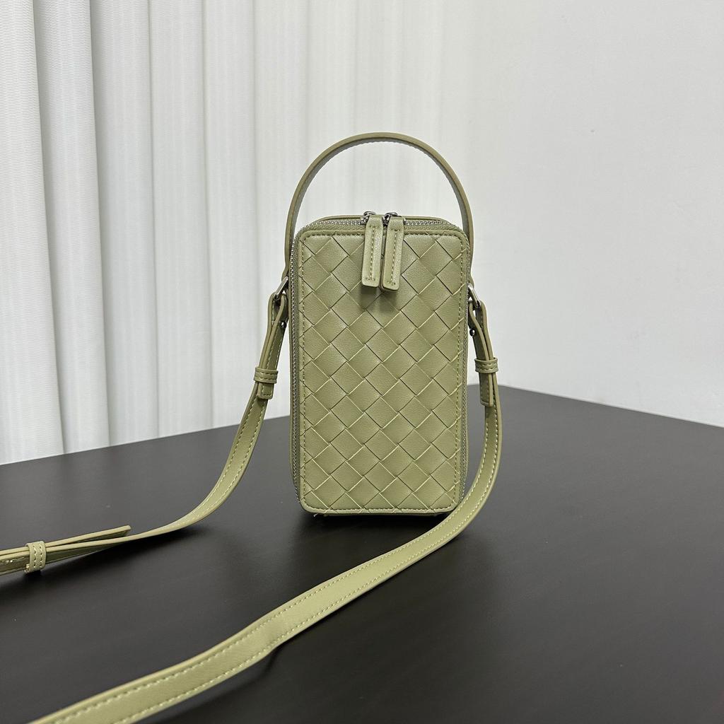 Leather woven mobile phone bag for women, summer new lightweight and simple mini square bag niche shoulder messenger bag