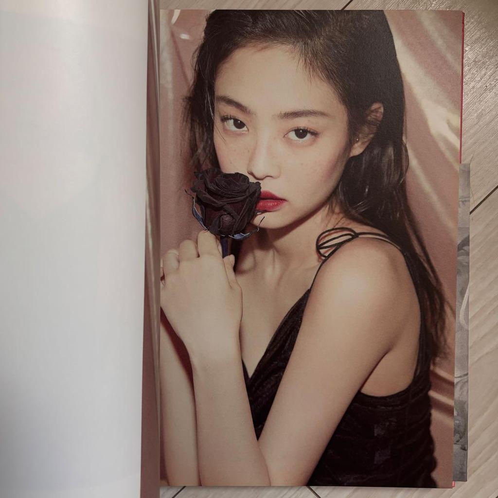 [USED] JENNIE SOLO PHOTOBOOK SPECIAL EDITION