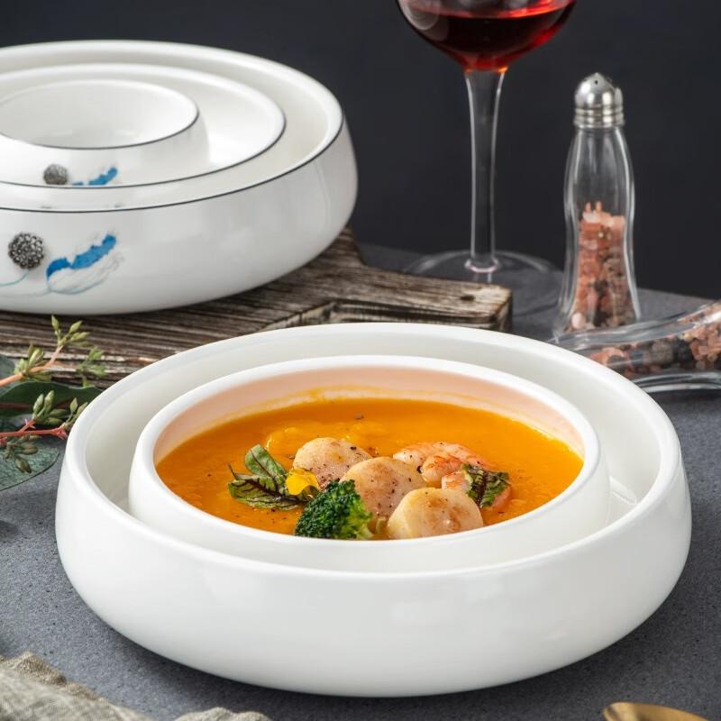 Большая глубокая керамическая сервировочная миска в скандинавском стиле