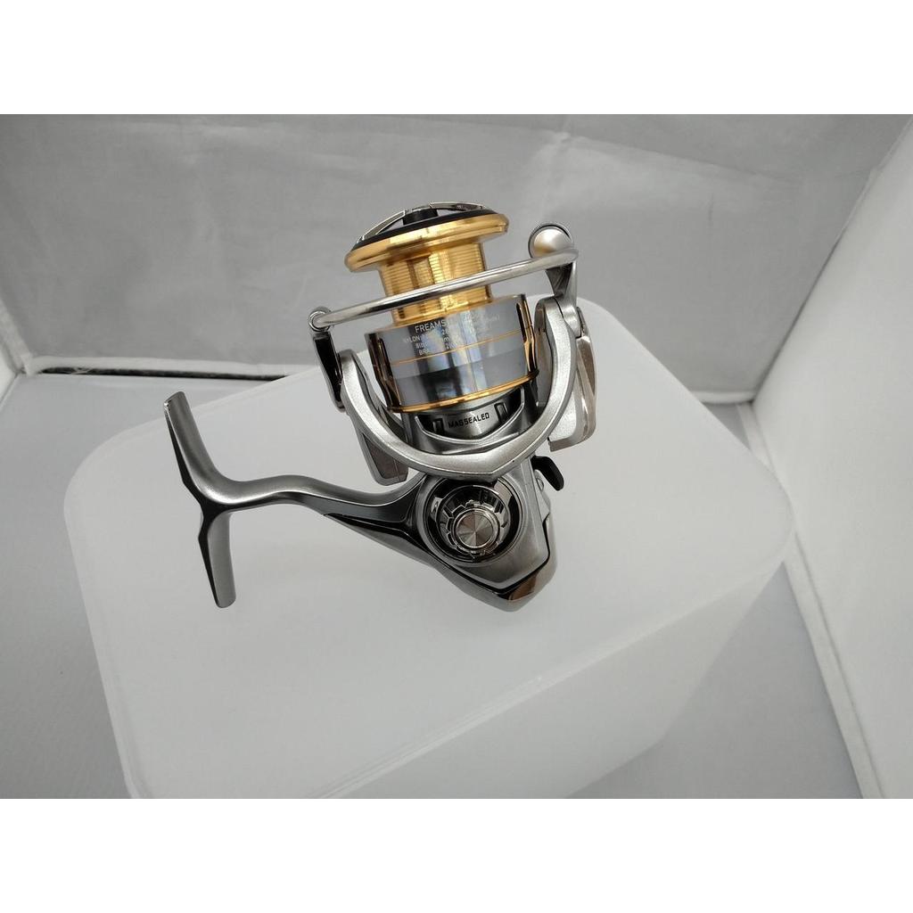 Б/у спиннинговая катушка DAIWA FREAMS LT 2500D