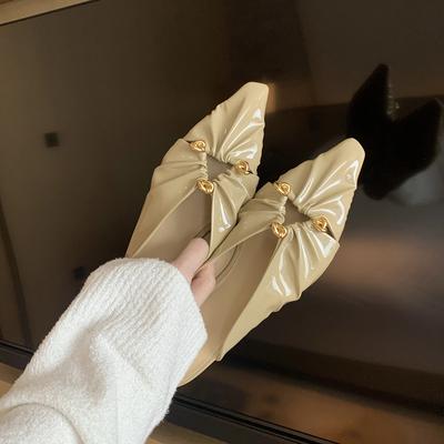 Овчинная версия виноградной матери, те же крутые шлепанцы с треугольной пряжкой, женские полые остроносые плиссированные туфли-мюли с закрытым носком