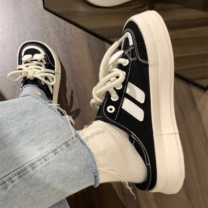 Big Eyed Ugly Cute Thick Soled Canvas Women's 2024 New Design Sense Flat Bottomed Casual Versatile Vulcanized Women's Shoes