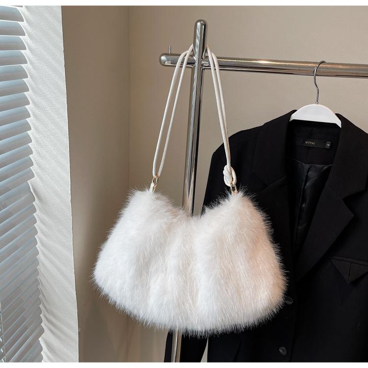 2025 новая модная осенне-зимняя плюшевая сумка, универсальная, большой вместимости, подмышечная женская сумка, корейская версия, нишевая наплечная сумка-мессенджер