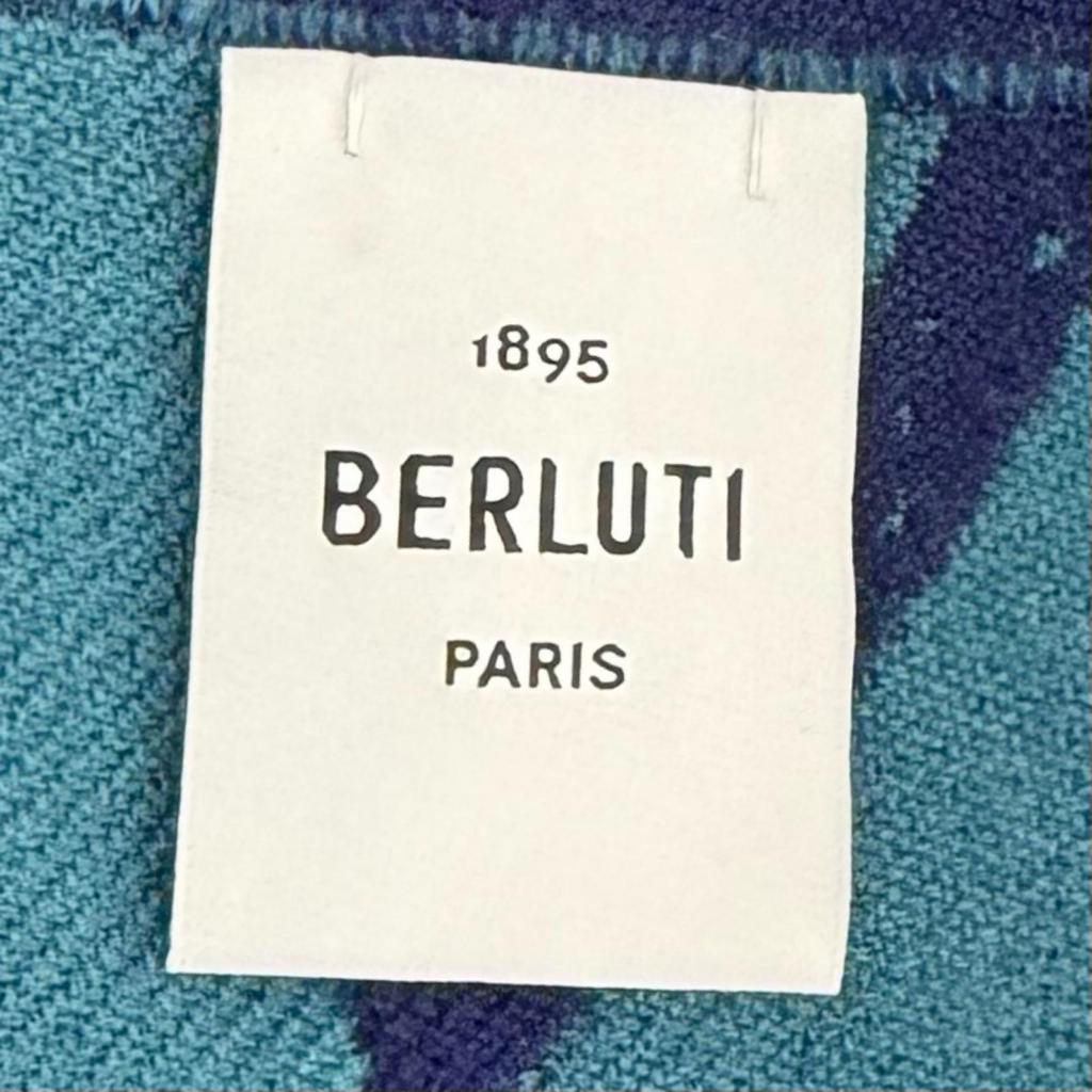 Great BERLUTI Scarf Calligraphy reversible Navy wool mens Used