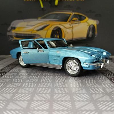 Модель Corvette из сплава Zhongyuanxing 21039 C2: Суперкар-игрушка со звуком и светом, с механизмом обратного хода и открывающимися дверями