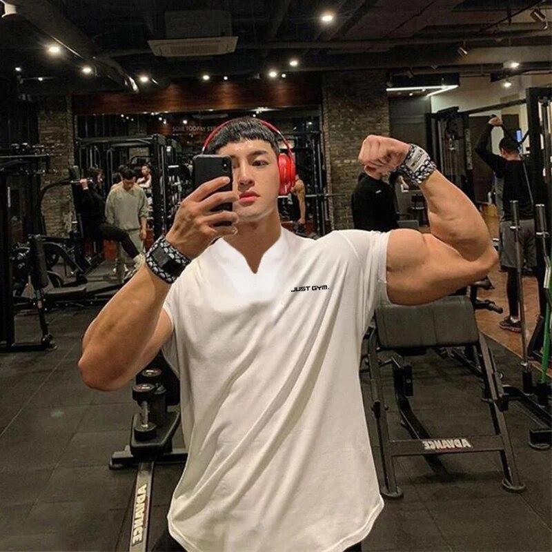 Muscleguys Мужская облегающая футболка с v-образным вырезом для мышц, летняя спортивная повседневная футболка с короткими рукавами