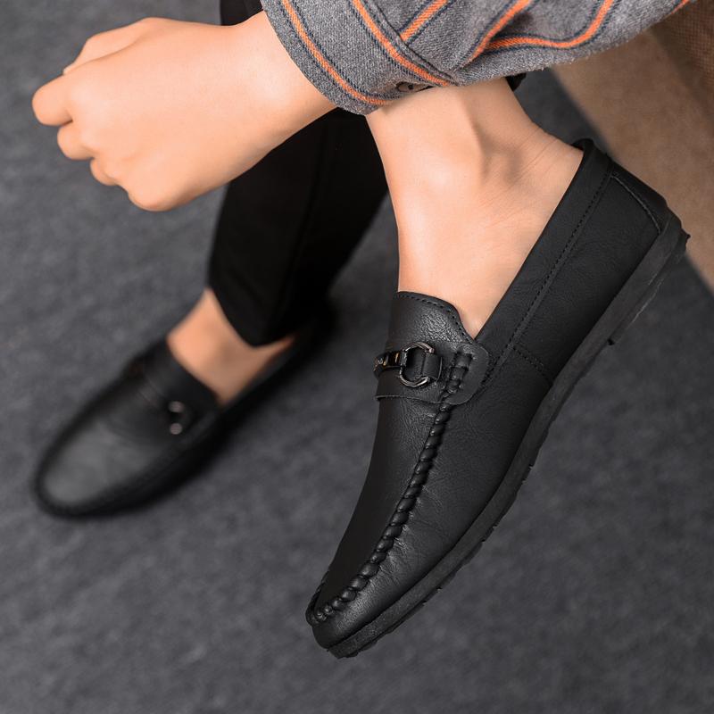 Fashion High Quality Leather Men Casual Shoes Comfortable Light Men Loafers Formal Men Dress Shoes Breathable Slip On Men Driving Shoes