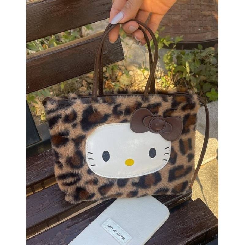 Hello Kitty Cartoon Plush Shoulder Bag With Spotted Pattern For Casual Outfits