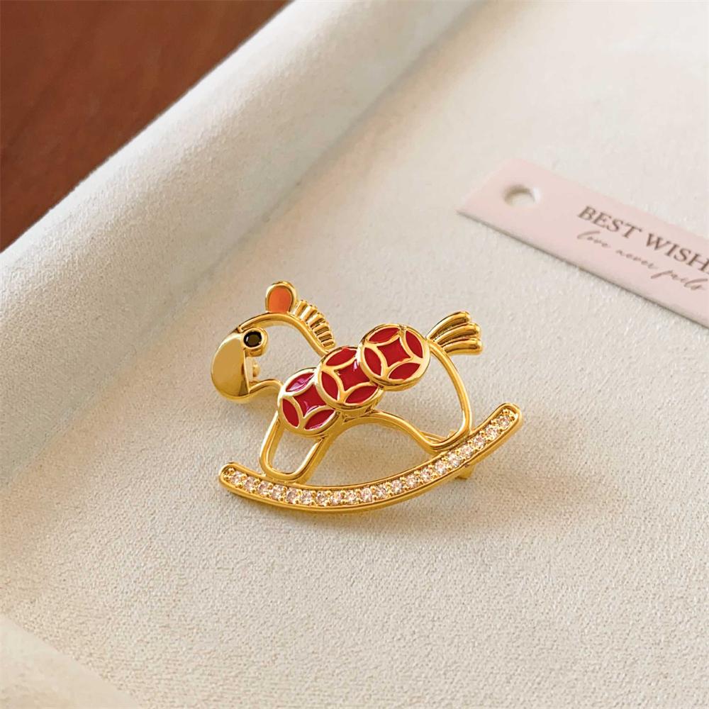 Horse Clothing Pin Autumn Release Golden Horse Brooch Openwork Horse Pin Openwork Women Fashion Brooch For Gifting Women Formal