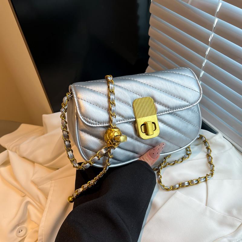 Модная маленькая женская сумка, новый нишевый дизайн, сумка-мессенджер на цепочке, премиальная универсальная на плечо, маленькая квадратная сумка