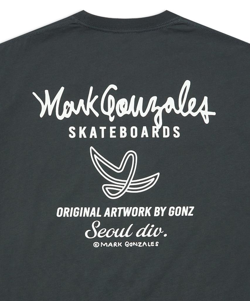 Mark Gonzales Новая футболка с коротким рукавом и типографией с логотипом Ангела - Угольный