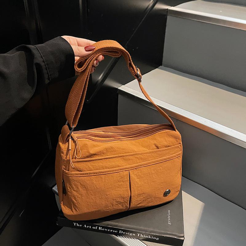 Женская спортивная минималистичная сумка кроссбоди 2025: Легкая, Вместительная, Универсальная наплечная сумка для поездок на работу или повседневного использования