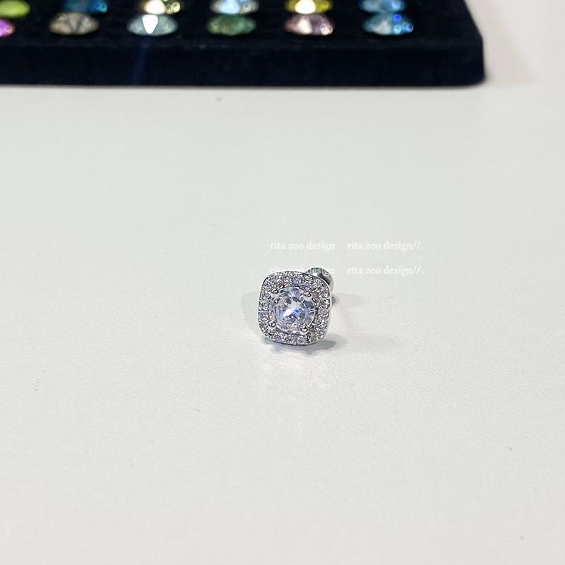 Серьги-гвоздики в форме кубического сахара с разноцветным цирконием из титановой стали