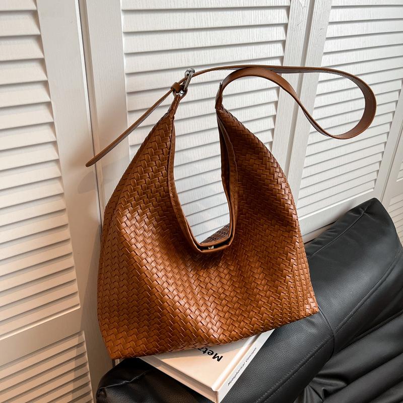 Retro Woven Pattern Bag Women's Autumn and Winter Commuter Shoulder Bag Casual Large-capacity Tote Bag