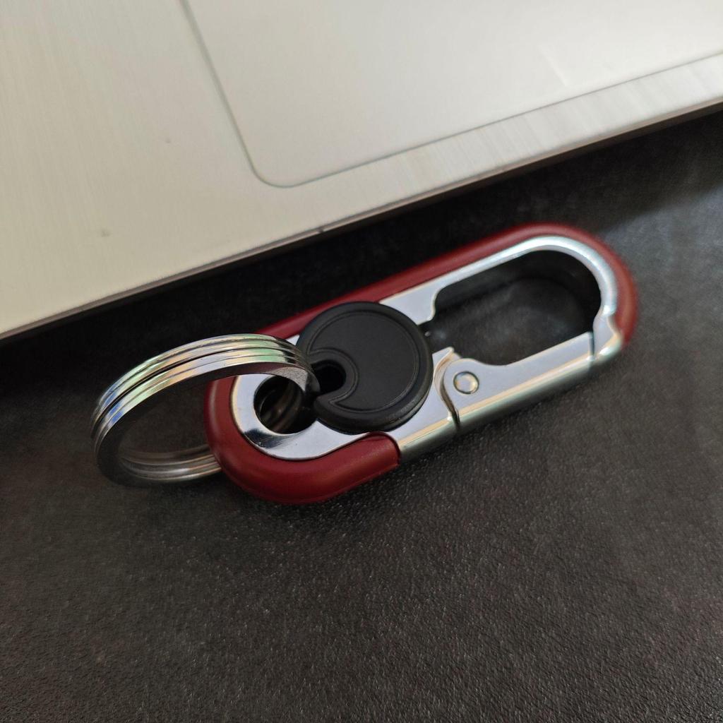 Elegant Multifunctional Metal Keychain for Car and Home