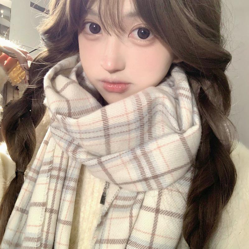 Milky Beige Plaid Thickened Scarf: Korean Style for Winter 2025