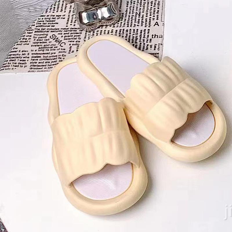 Женские тапочки, которые можно носить дома и принимать душ летом. Легкий, удобный и нескользящий. Студенческие тапочки одной линии