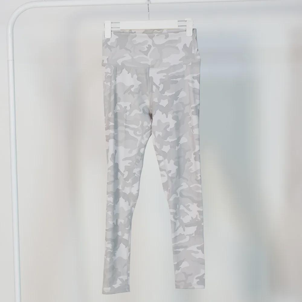 Штаны для йоги с камуфляжным принтом шести цветов — ощущение комфорта, длина девять точек для занятий спортом и ночных пробежек