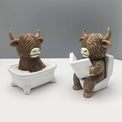 Статуэтка Хайлендской коровы Миниатюрная фигурка Реалистично выглядящая Забавная статуэтка Хайлендского скота Скульптура животного Украшение