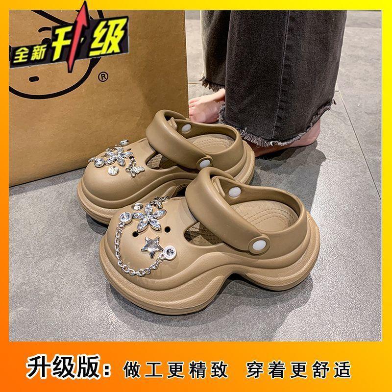 Can wear two thick-soled Internet celebrity hole shoes 2025 spring and summer new rhinestone chain metal feeling not tired feet non-slip shoes
