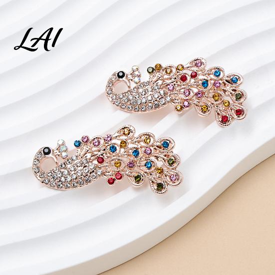 Strong Buckle Brooch Rhinestone Peacock Pin Animal Shape Alloy Lapel Sweater Pin Cardigan Coat Clothing Accessories Jewelry Gift for Women Elegant