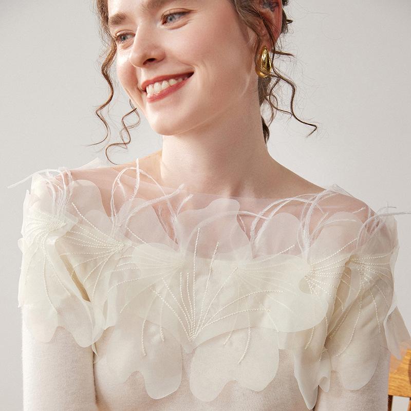 Кашемировый свитер с воротником-стойкой и вышитыми вручную цветами: На одно плечо, Сексуальный и Трехмерный дизайн с перьями