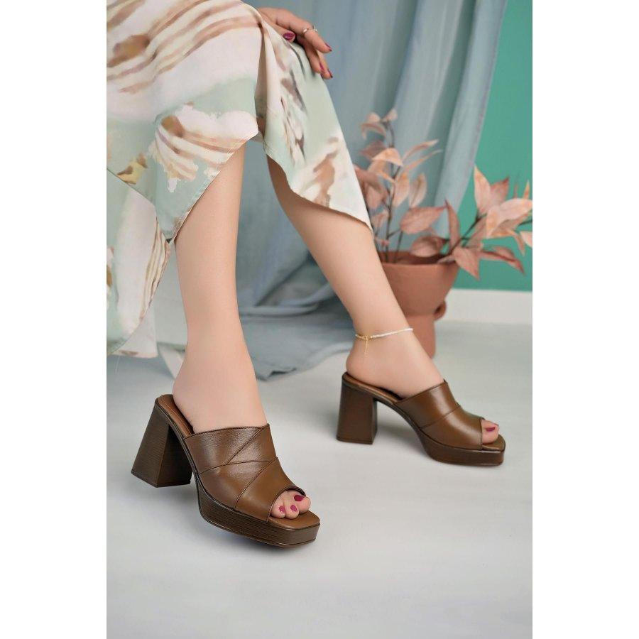 Женские сабо из натуральной кожи на платформе и каблуке