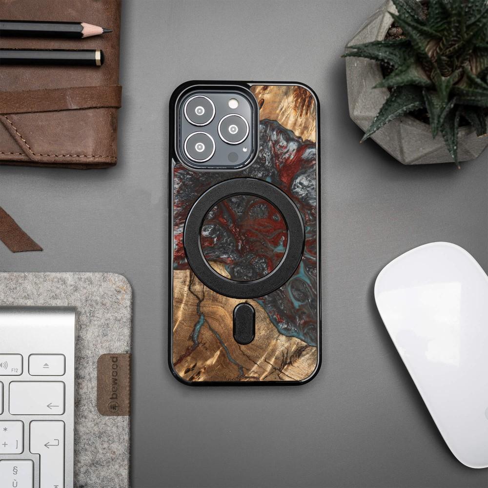 Bewood Unique case for iPhone 13 Pro - Planets - Pluto with MagSafe
