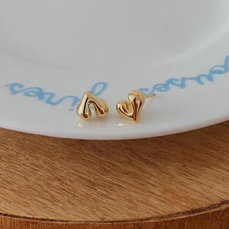 Fashion Jewelry 925 Sterling Sliver Heart Stud Earring for Ladies 18K Gold Plated 925 Silver Earrings Versatile Piercing Jewelry