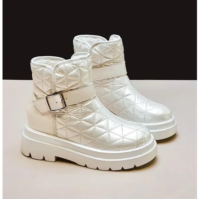 Модные женские зимние ботинки 2025 Зимние новые ботинки Плюс флис Утолщенные короткие ботинки Внутри с увеличением высоты Нескользящие хлопковые туфли