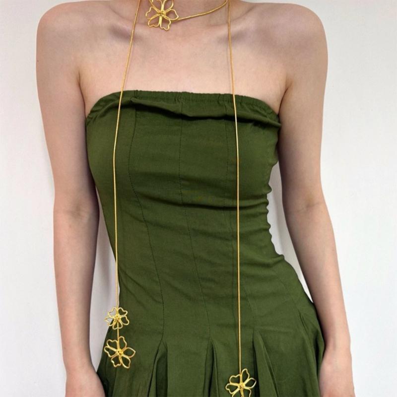 Hollows Long Sweater Necklace Women Elegant Pendant Petal Pattern Necklace for Daily Commute Or Event