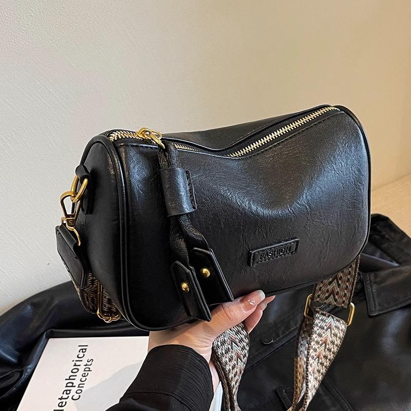 В этом году, Boston 2025 новая сумка через плечо сумка-мессенджер женская универсальная маленькая сумка популярная сумка-подушка рюкзак