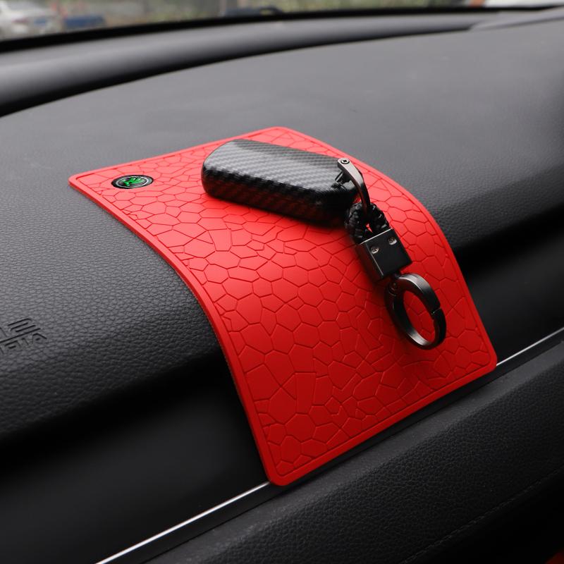 1Pcs Car Logo Anti Slip Mat Interior Dashboard Accessories For Skoda Octavia Kodiaq Enyaq iV Kamiq Superb Fabia Rapid Vision RS