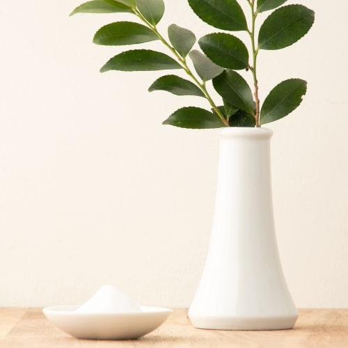 Tomatsu Shoten Buddhist Altar Verse, Ceramic, Trapezoidal, Plain White, 4.0mm Sakaki Stand